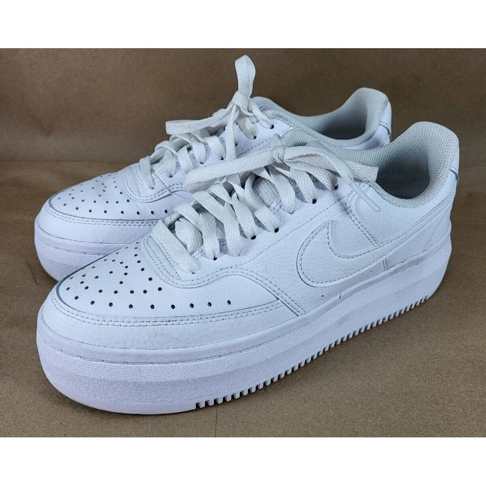 Nike women court